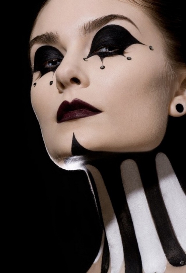 Halloween Makeover Ideas - Make Yourself the Queen of B&W